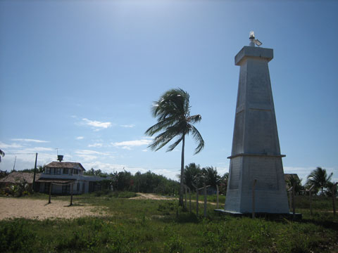 Farol da Marinha do Brasil em Ponta de Corumbau