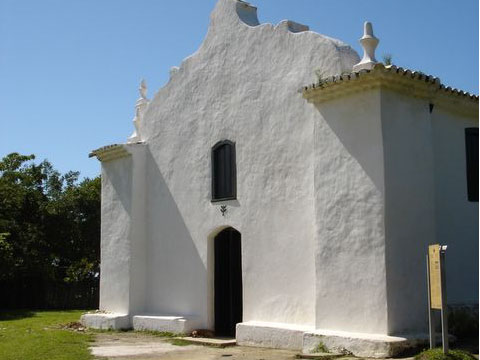 Vista frontal da Igreja de São João no Quadrado de Trancoso